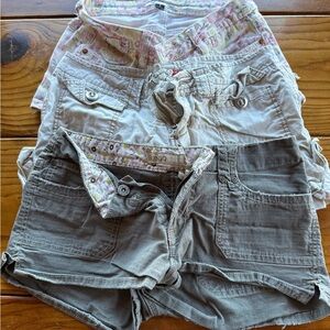 BONGO Women's Gray and Cream Cargo Shorts